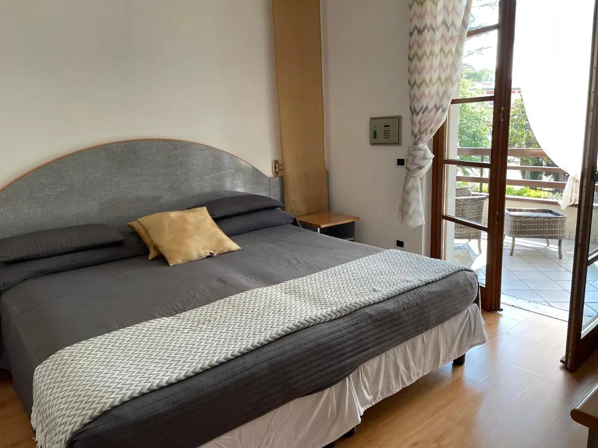 Residence Alexandra Stay Sirmione Aparthotel